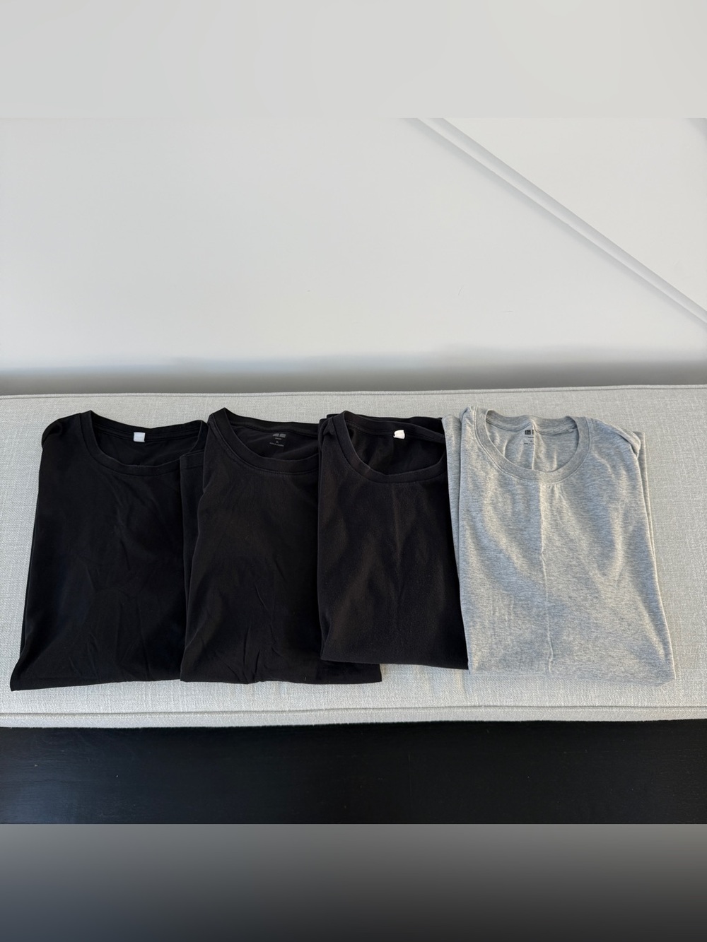 Bundle 4 Men’s Uniqlo Short Sleeve T-Shirts XL